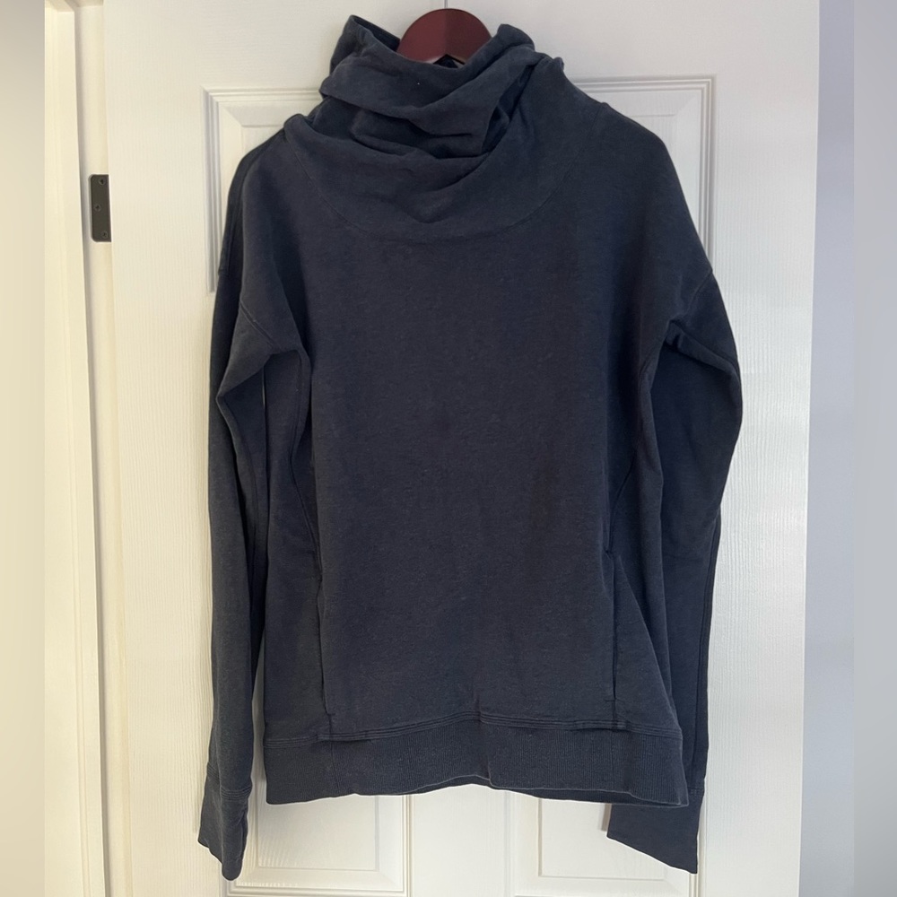 Lululemon sweatshirt